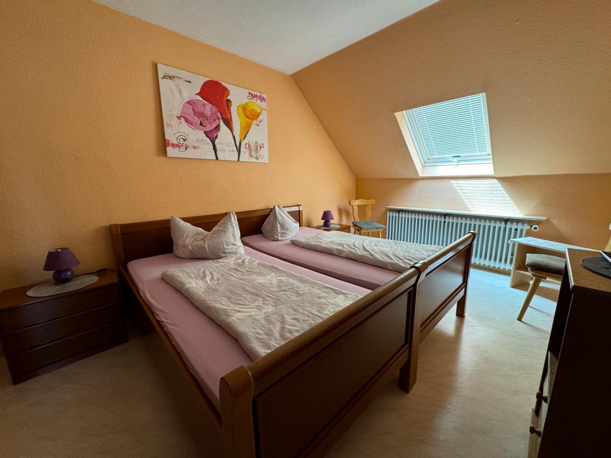 Zur Goldenen Krone Pension Stadtallendorf Exteriör bild